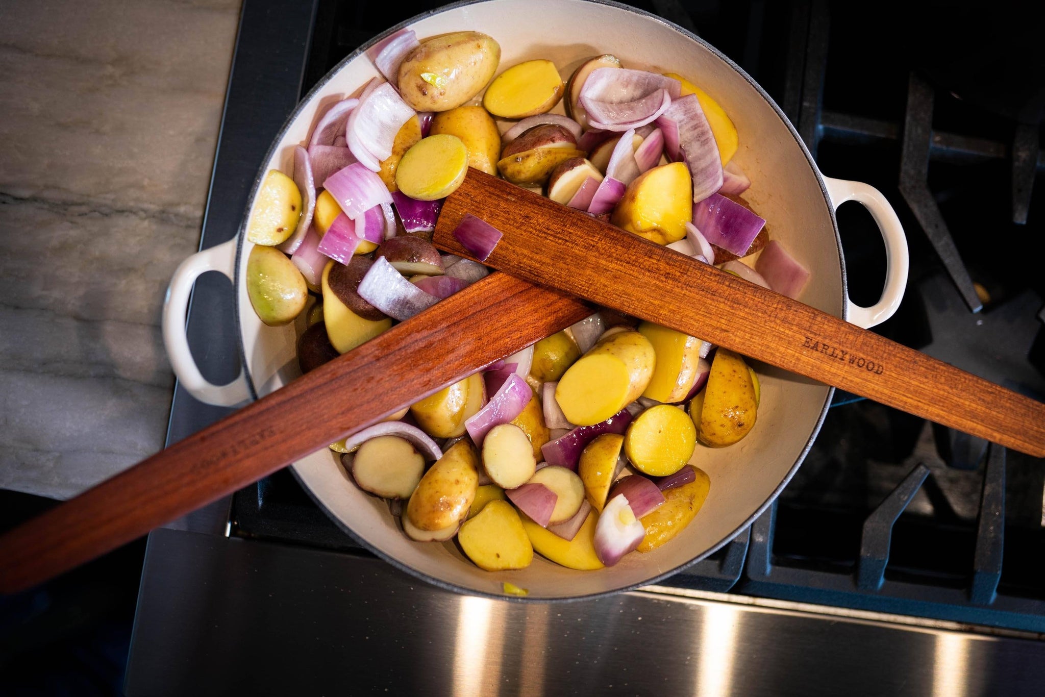 https://www.earlywooddesigns.com/cdn/shop/products/two_thin_wooden_spatulas_in_pot_with_potatoes_from_Earlywood_2048x.jpg?v=1597763635